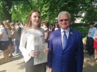 Вітаємо зі святом останнього дзвоника