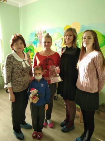 Благодійний новорічний ярмарок