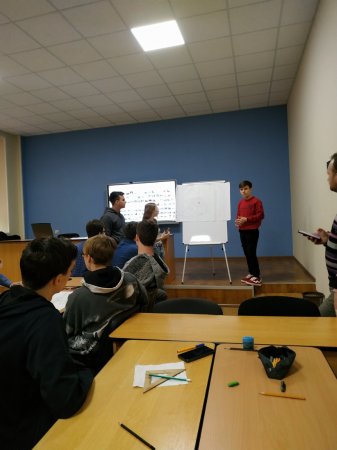 02 червня 10-ФМ клас відвідав ХДАЕУ