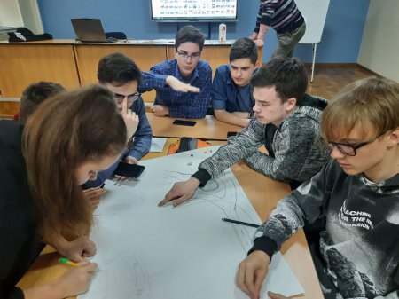 02 червня 10-ФМ клас відвідав ХДАЕУ