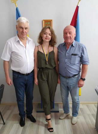 Нагородженням срібними медалями!